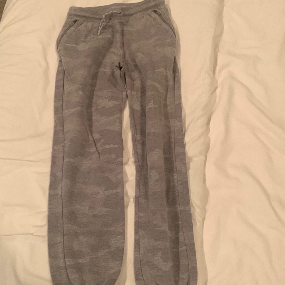 Athleta Girl Gray Camo Sweatpants